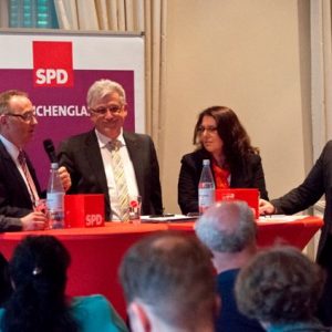 Diskussion mit Minister Norbert Walter-Borjans in Mönchengladbach