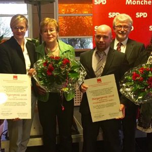 Pressefoto Bürgerpreis (v.l.n.r. Tony Trapp, Gülistan Yüksel, Christina Kampmann, Gudrun Grun, Alxander Vels, Hans-Willi Körfges, Simone Schüller, Winfried Kroll und Josephine Gauselmann)