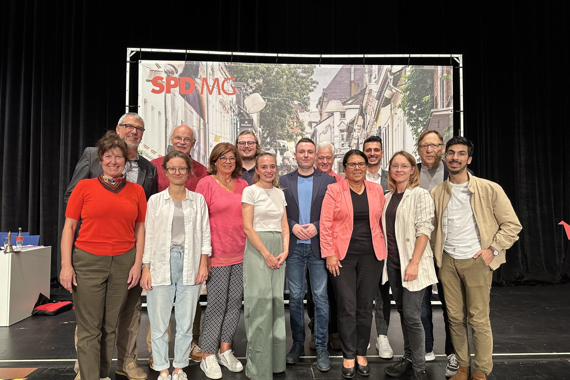 Gruppenbild des neu gewählten Vorstandes der SPD MG